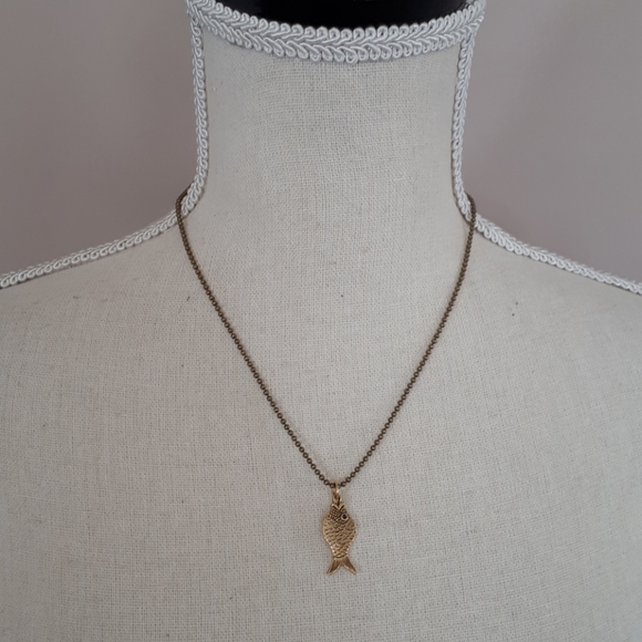 Gold fish necklace - Picture 1 of 3